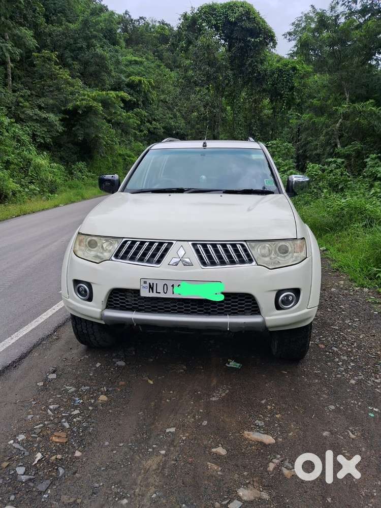 Mitsubishi Pajero Sport 2015 Diesel Well Maintained