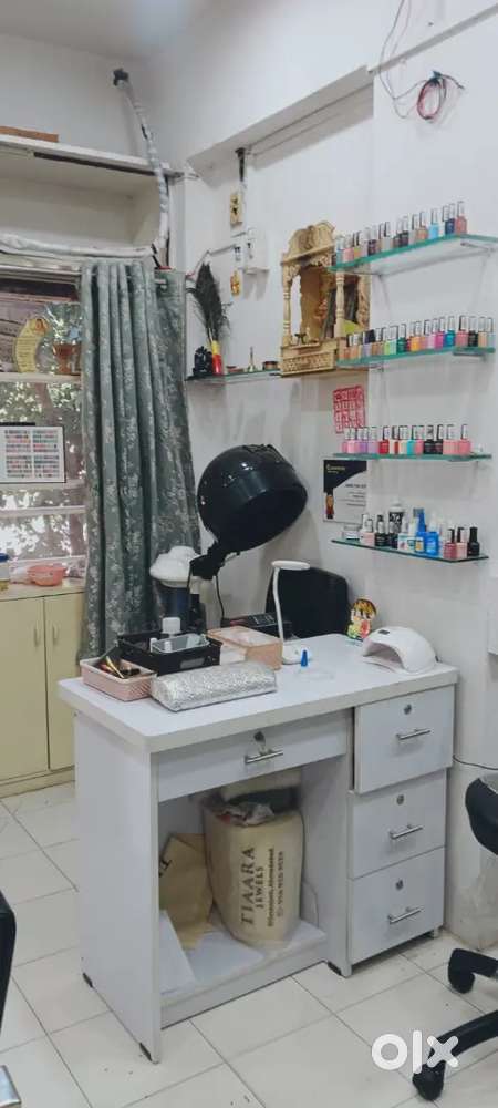 Salon Set-up