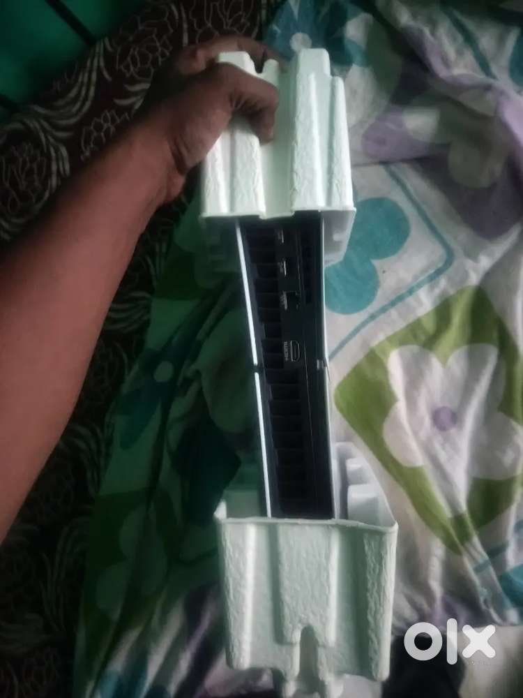 PS5 digital edition brand new 4month