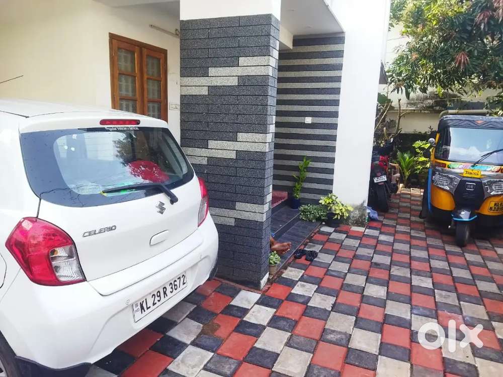 House for sale Ayathil