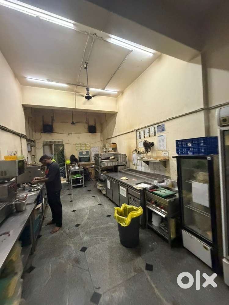 700 sq. ft Shop for rent