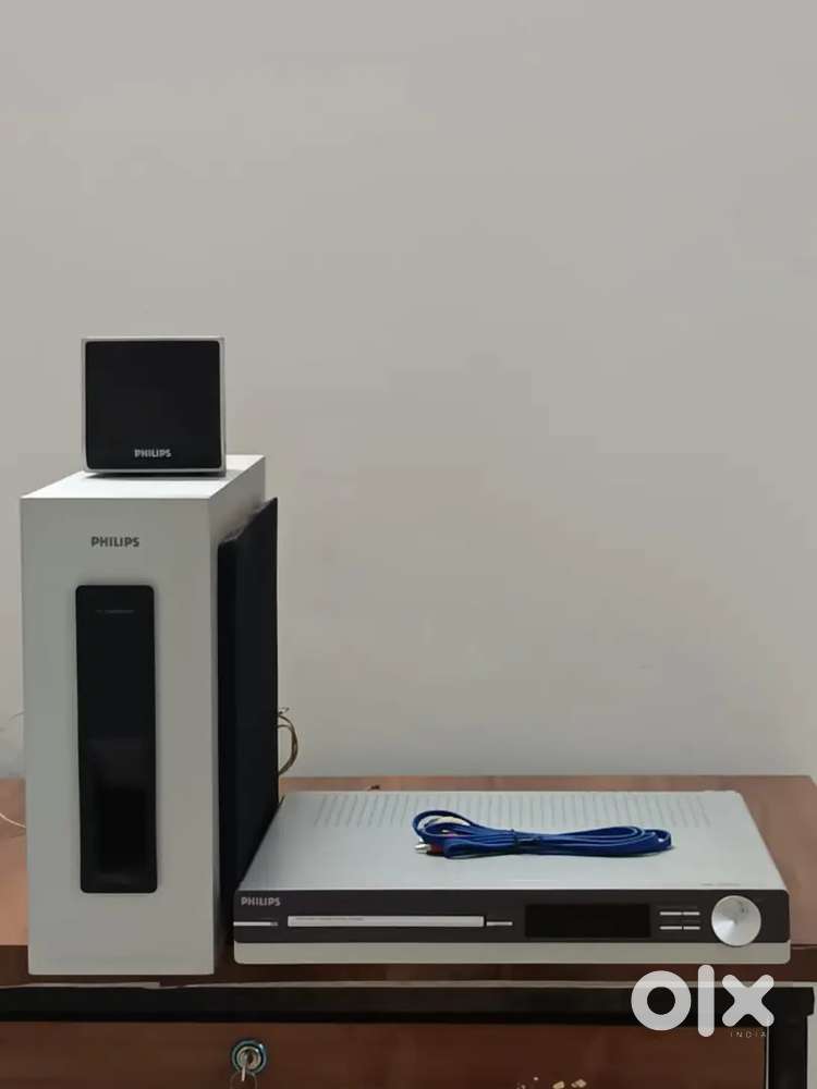 Philips CD player with 6 speakers