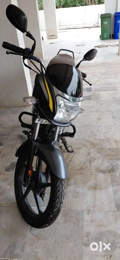 Super splendor BS6 TIP TOP CONDITION SINGLE HANDED USE.