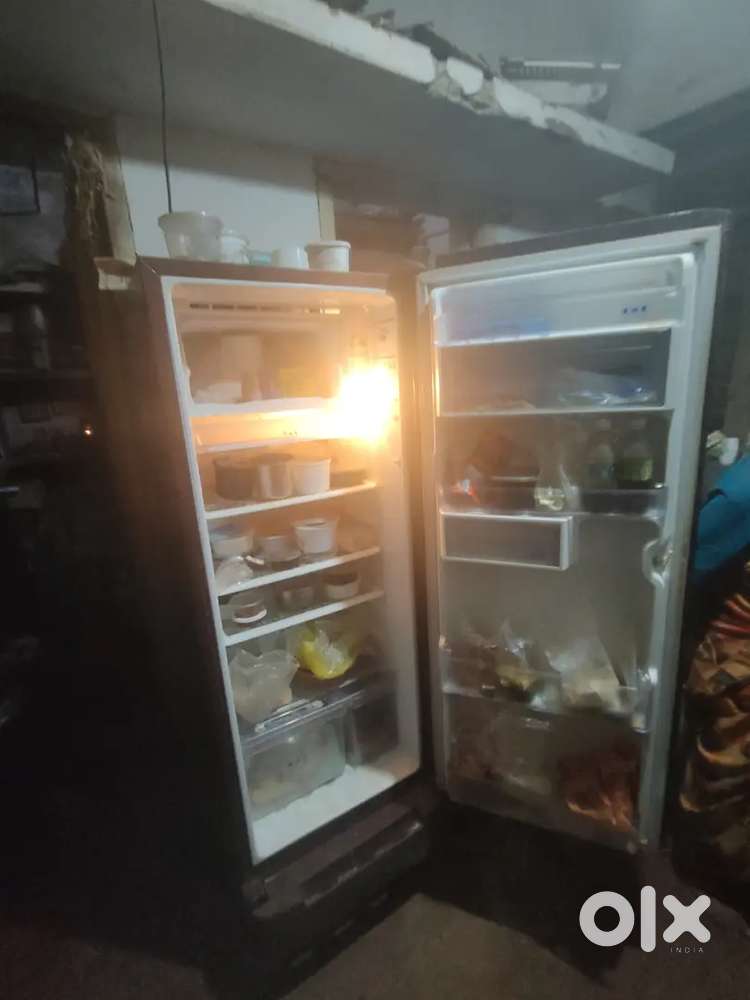 Whirlpool single door fridge