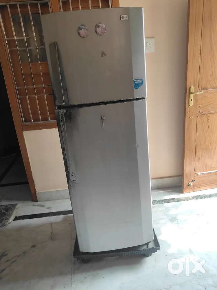 Sell double door refrigerator 310 litre