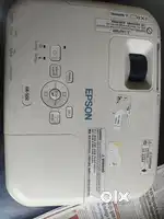 Yek projector epson