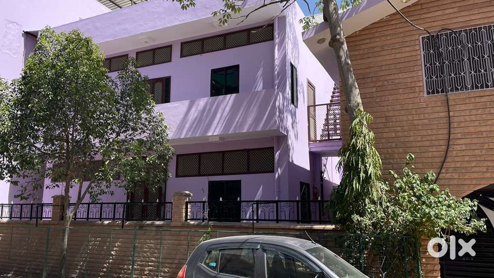 Student bachelor for 2 seperate rooms in ground floor of 2 bhk