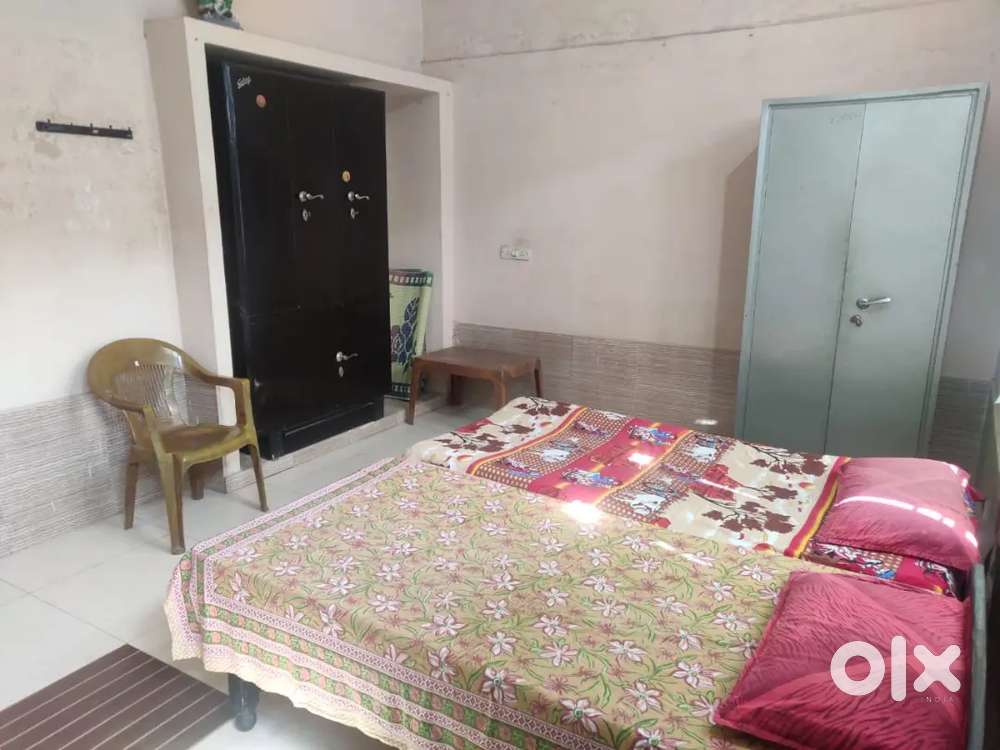 Well furnished rooms for boys