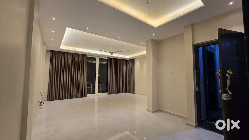 मंगळवार पेठ प्रायव्हेट हायस्कूल जवळ Luxurious 2bhk flat on rent