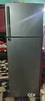 Very good condition chid cooling LG double door fridge
