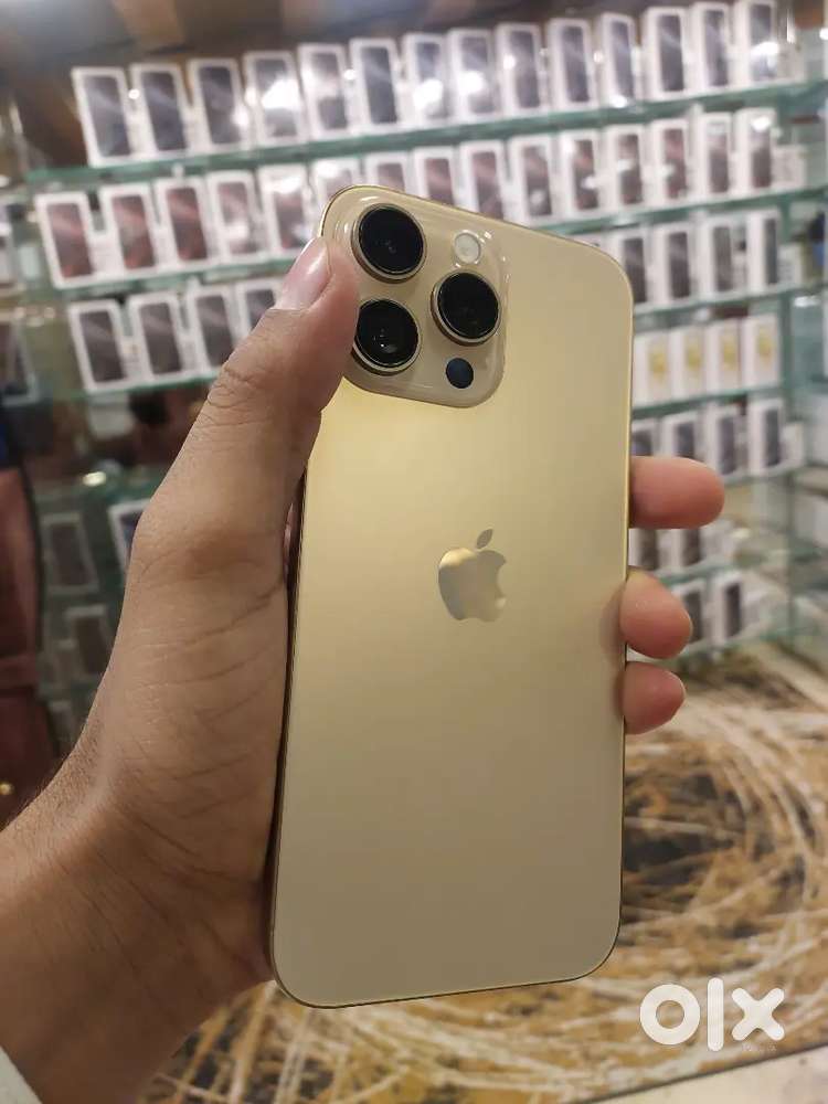 IPHONE 15 PRO WE R DELLER BOX PACK IN REFURB WE HAVE A STORE