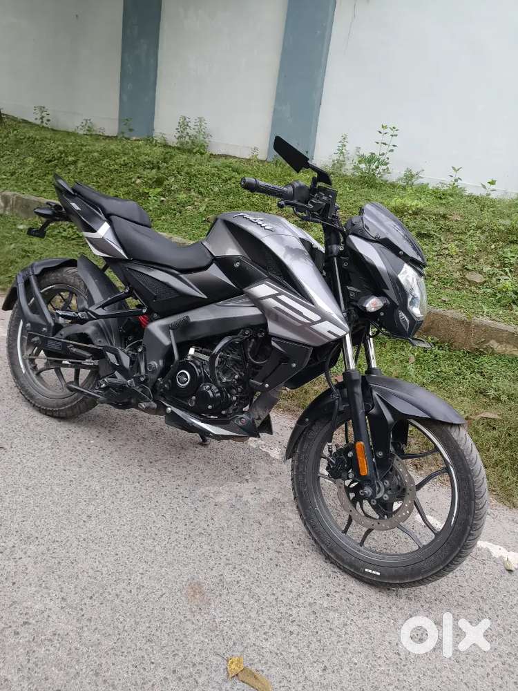Pulsar ns125 grey colour