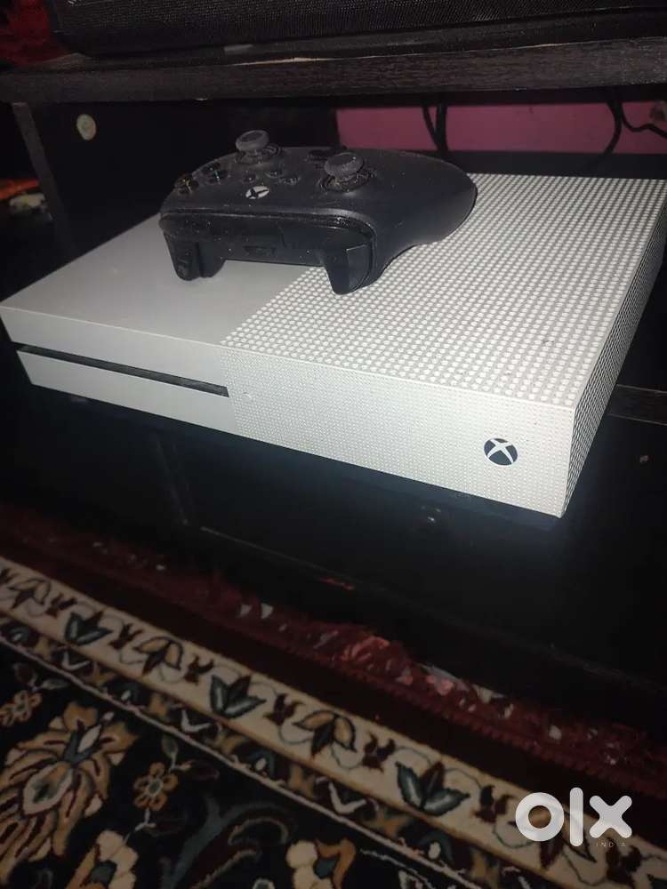 X box 500 GB original joystick with 4 CD good working