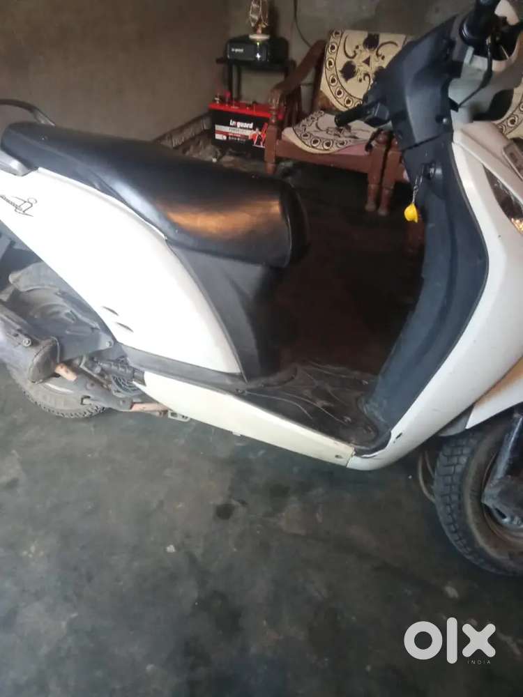 Scooty activa i