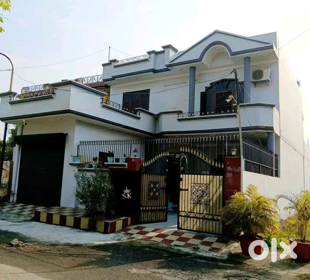 Room for one girls @1000