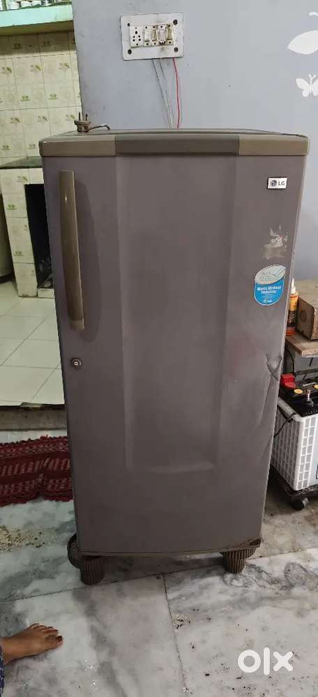 Fridge LG good condition mast chal Raha hai lene ho to msg kre