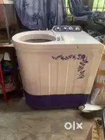 Whirlpool Semi Automatic Waching machine