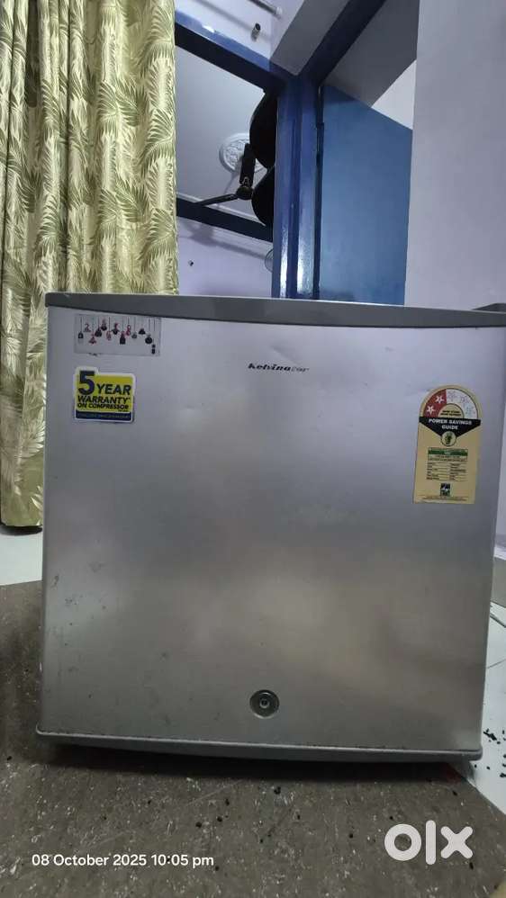 Mini fridge