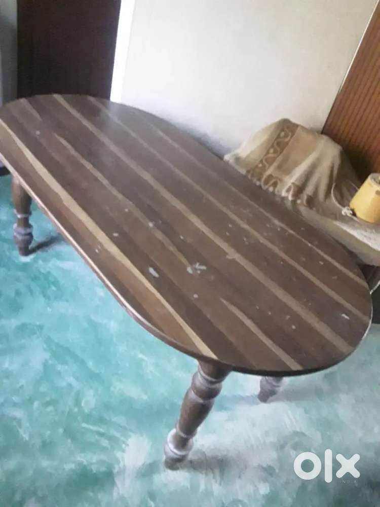 READY TO USE DINING TABLE