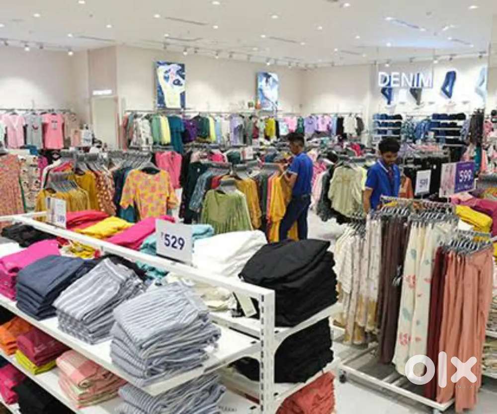 WE ARE HIRING MALE AND FEMALE STAFF IN SHOPPING MALL ..