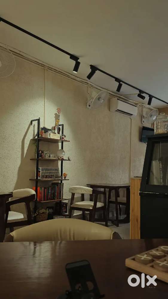 Female Cafe assistant