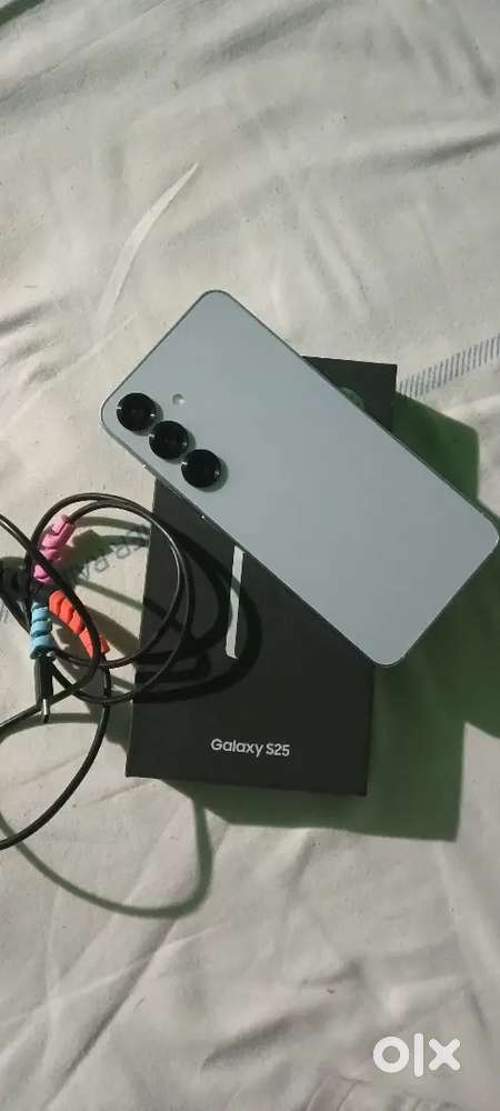 Samsung s25 & apple airpods pro 2 gen= Exchange available