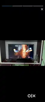 32 inch smart Android O led tv with sound bar Alexa 9977