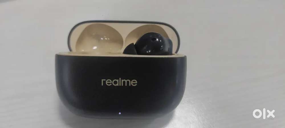 Realme T300 earbuds