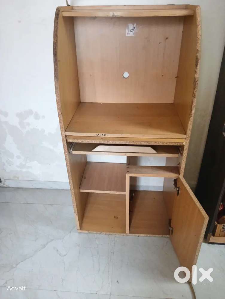 Computer table