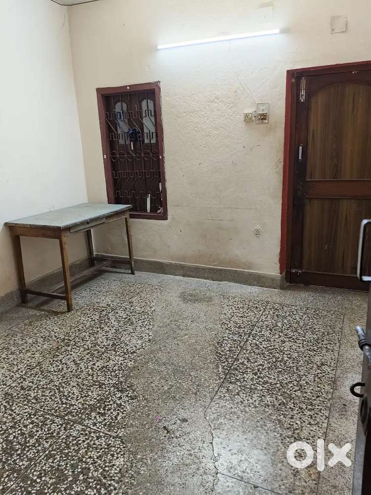 Single Room with bathroom attached (NO KITCHEN)