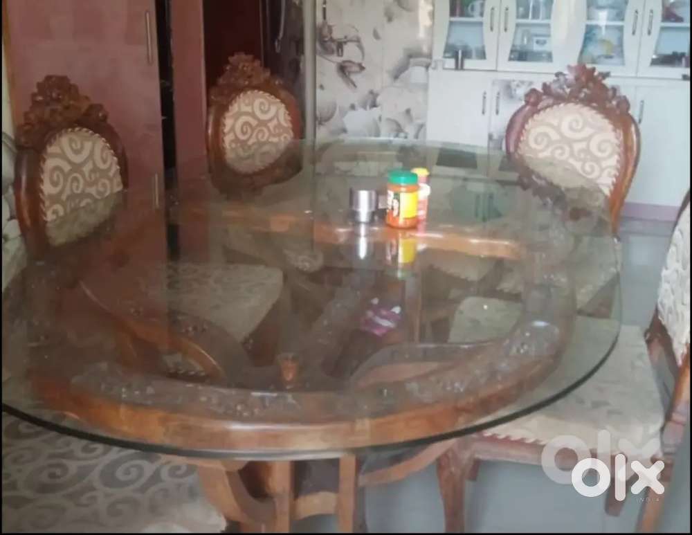 6 chair sagwan dining table with glass