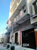150 Gaj East facing Plot at prime location & society