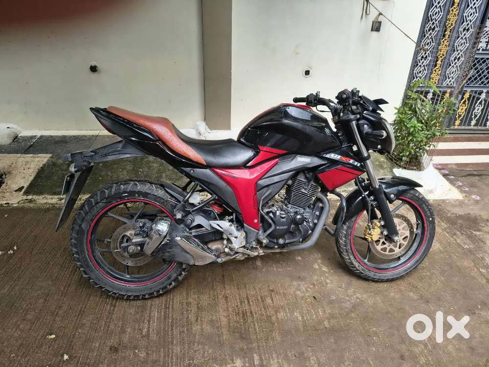 Suzuki Gixxer dual tone