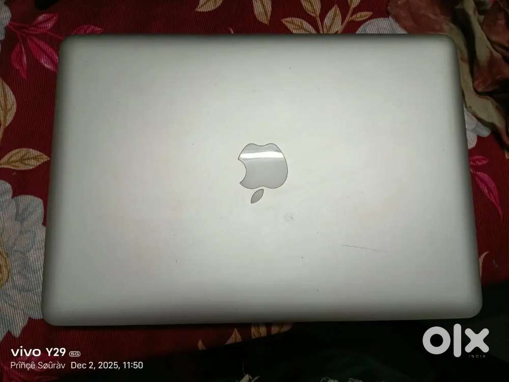 Apple macbook i5