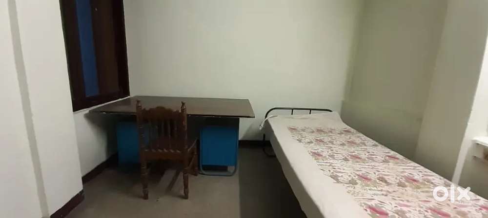 Men's PG Single occupancy