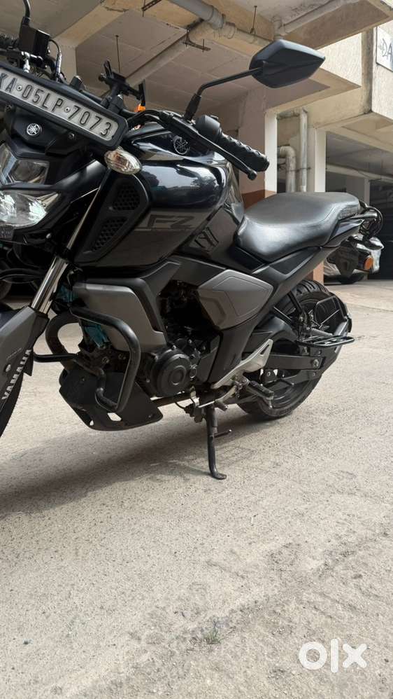 Yamaha FZ V3.0 Black(Nov 2022)  First owner  ₹90,000 fixed Jaynagar