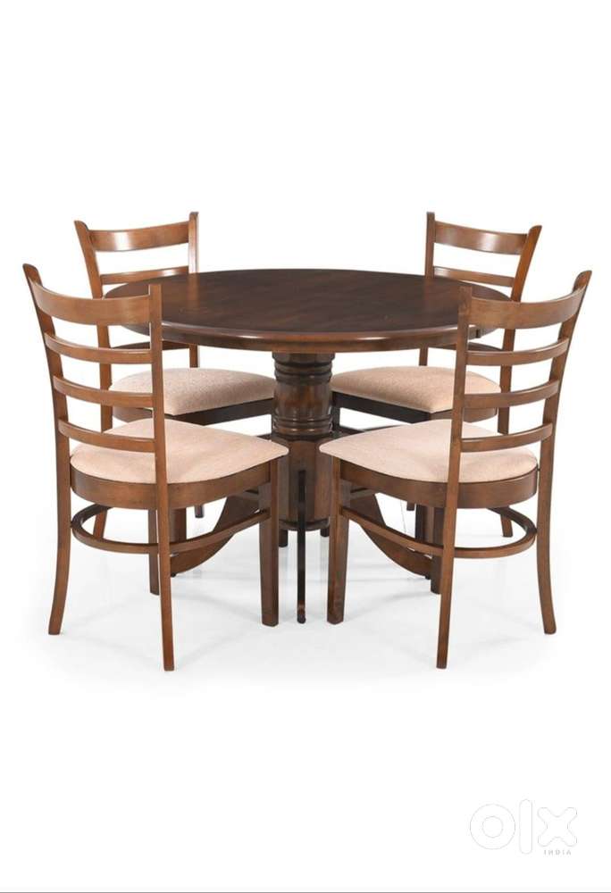 Four-seater dining set. used only for 1 year.