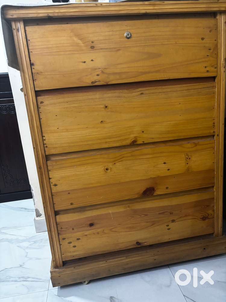 3 numbers wooden wardrobes