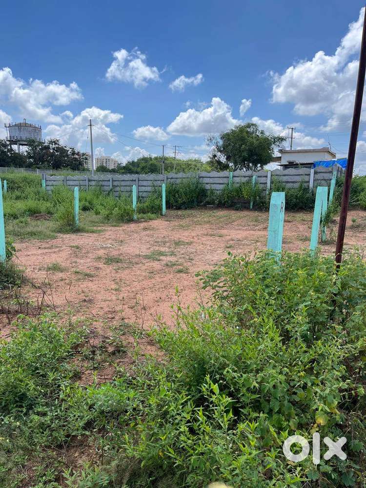 300 sq yards plot for sale