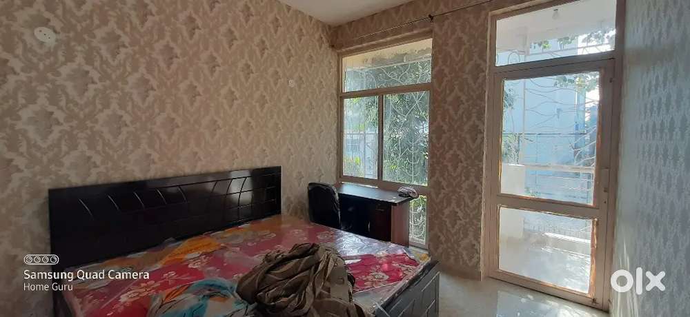 3bhk big size flat available for sale in railway road Gurgaon