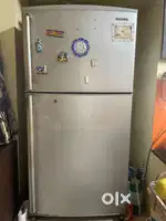 Hitachi fridge (600 L)in working condition