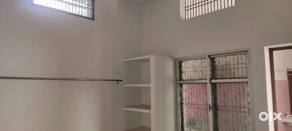 Natural and Calm ..nearby Market, Molls, Schools, Hospitals, Bus Stat