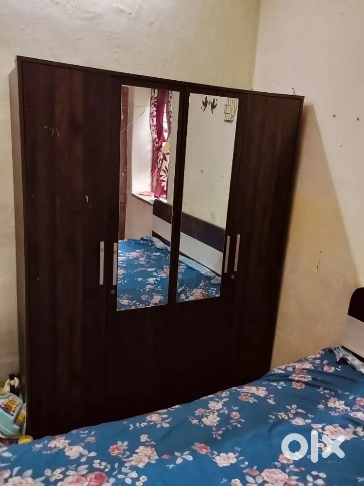 Wardrobe Almirah