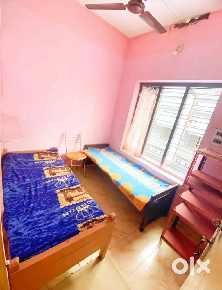 Ladies hostel / pg available for ladies. Single and 2 sharing