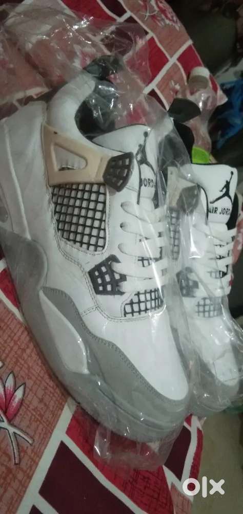 retro 6 Jordan new shoues  size no. 9 comfort best quality