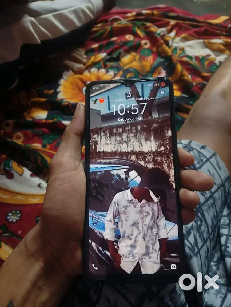 Vivo y35 only mobile neet condition 8+128