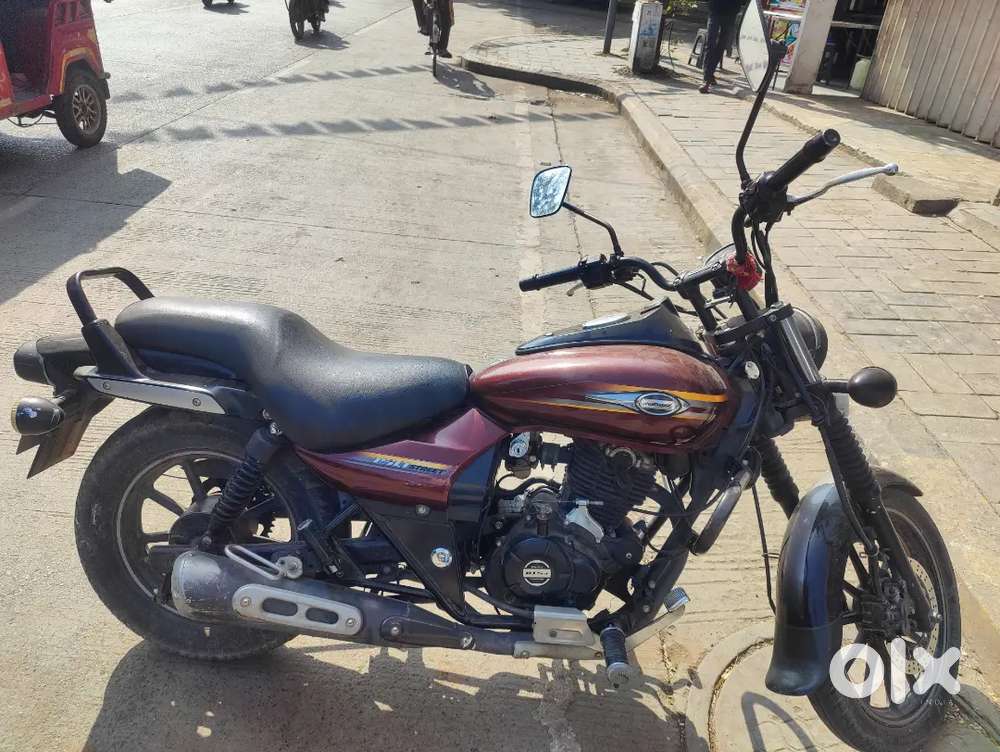 Bajaj Avenger 150 Street