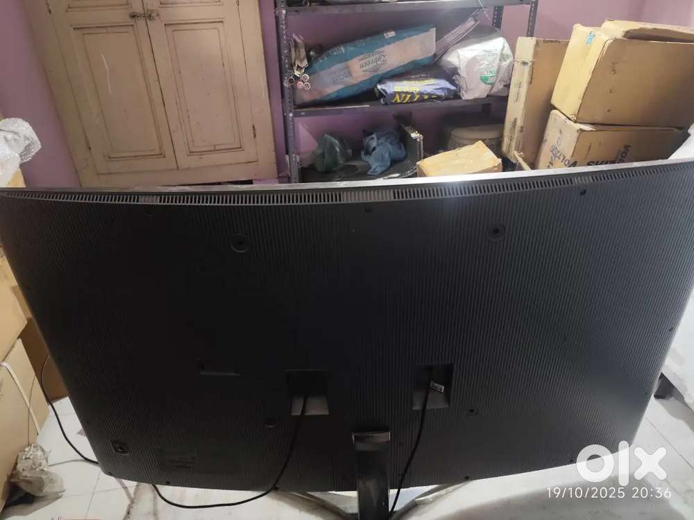 Samsung TV curve display 54 Inch