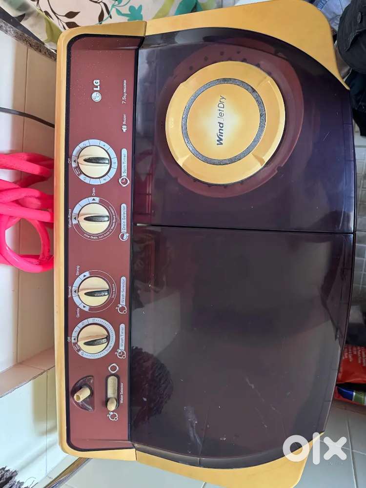 LG 7.5 kg Semi automatic machine