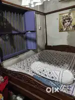 5.7 English Bed ( wooden )